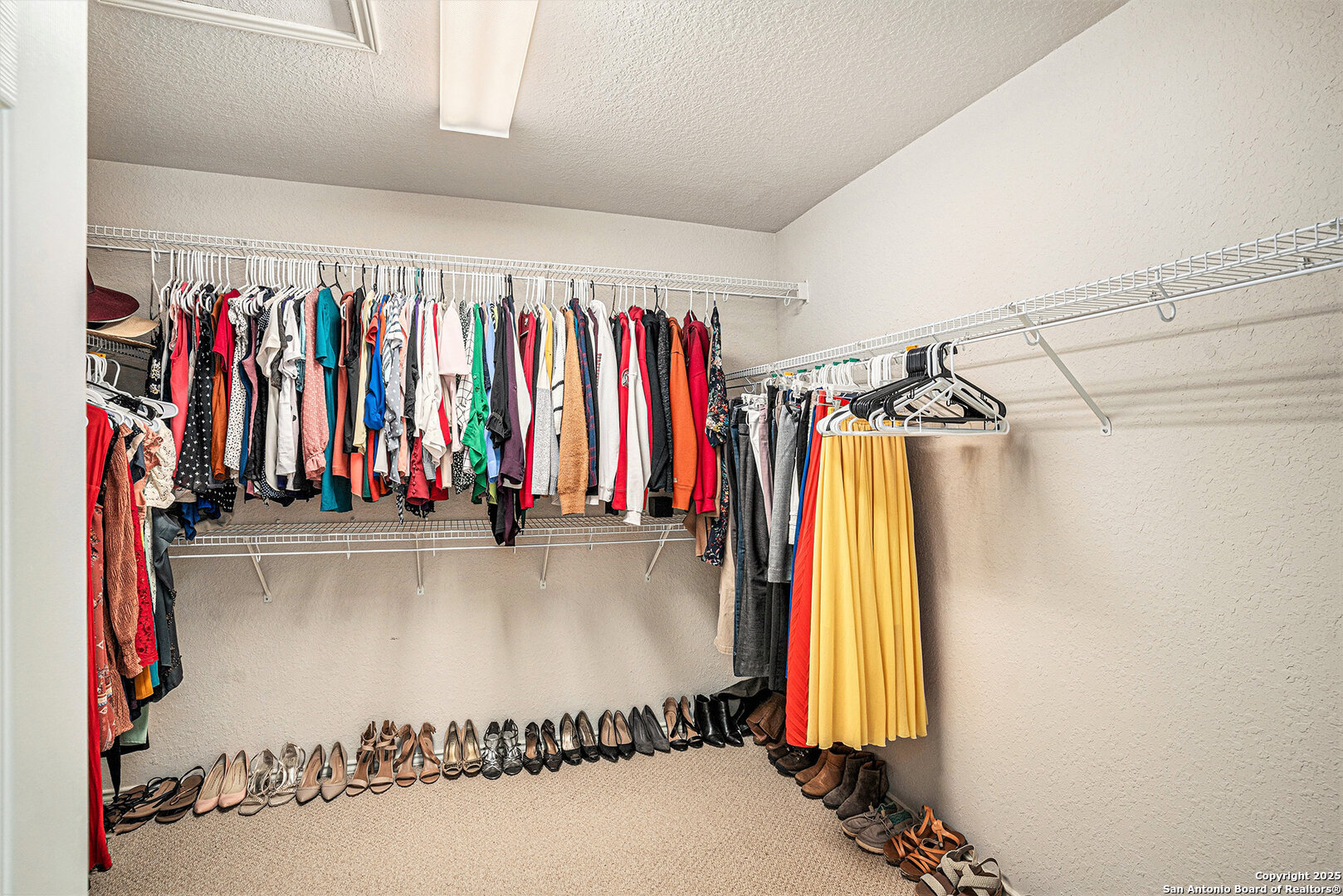 property viewer photo 18