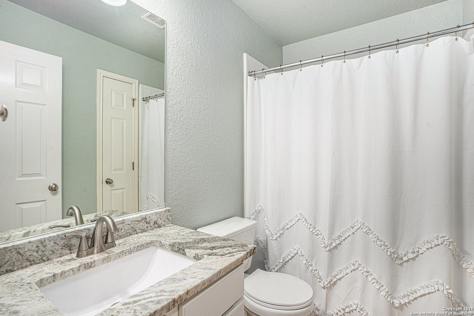 property viewer photo 22