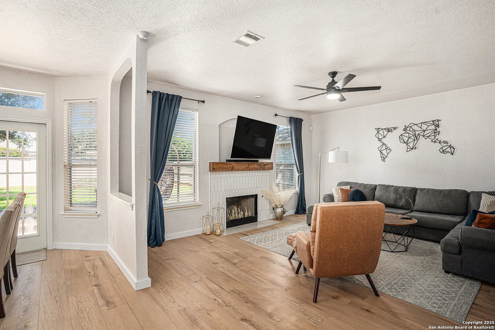 property viewer photo 4