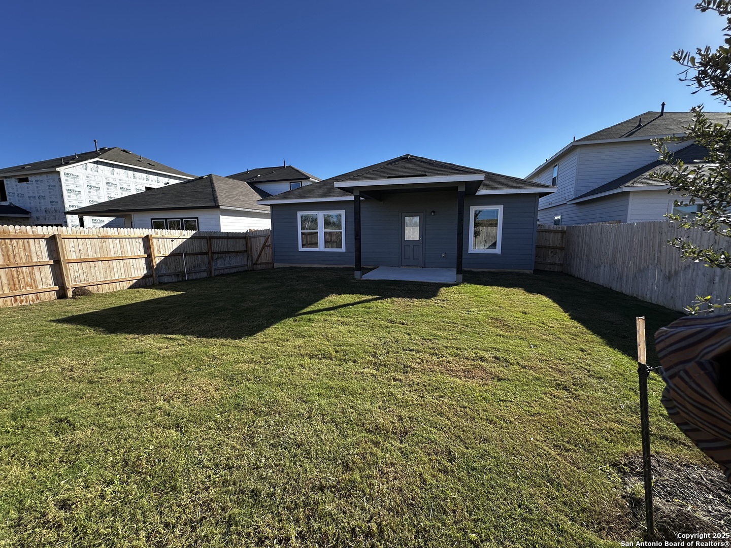 main property photo 23