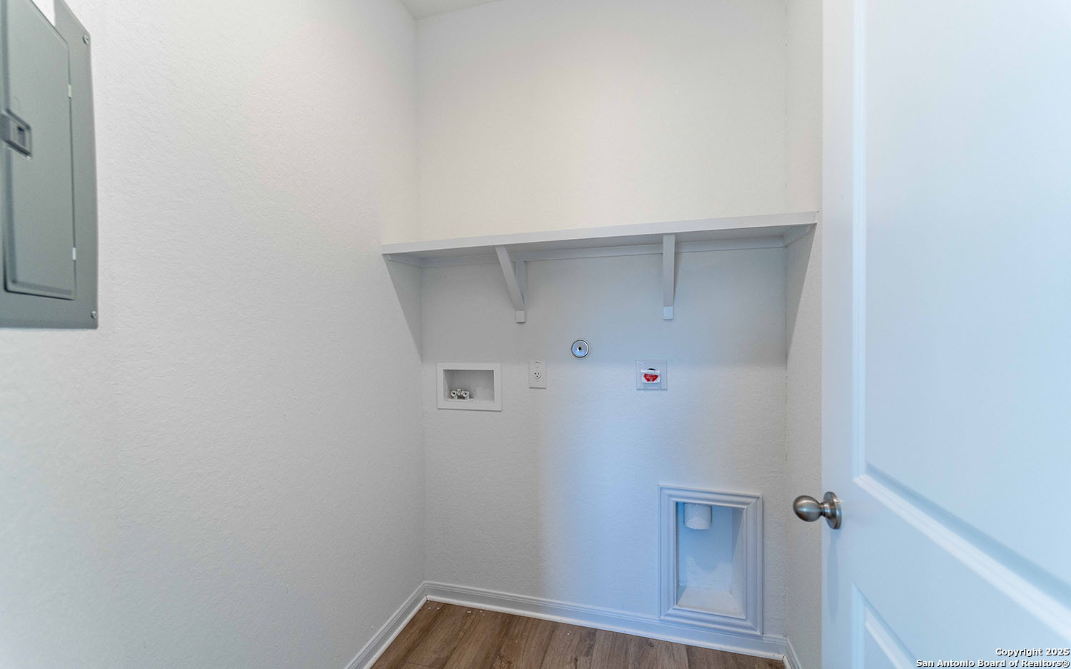 main property photo 19