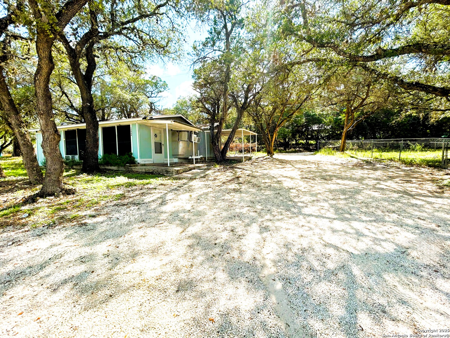 main property photo 19