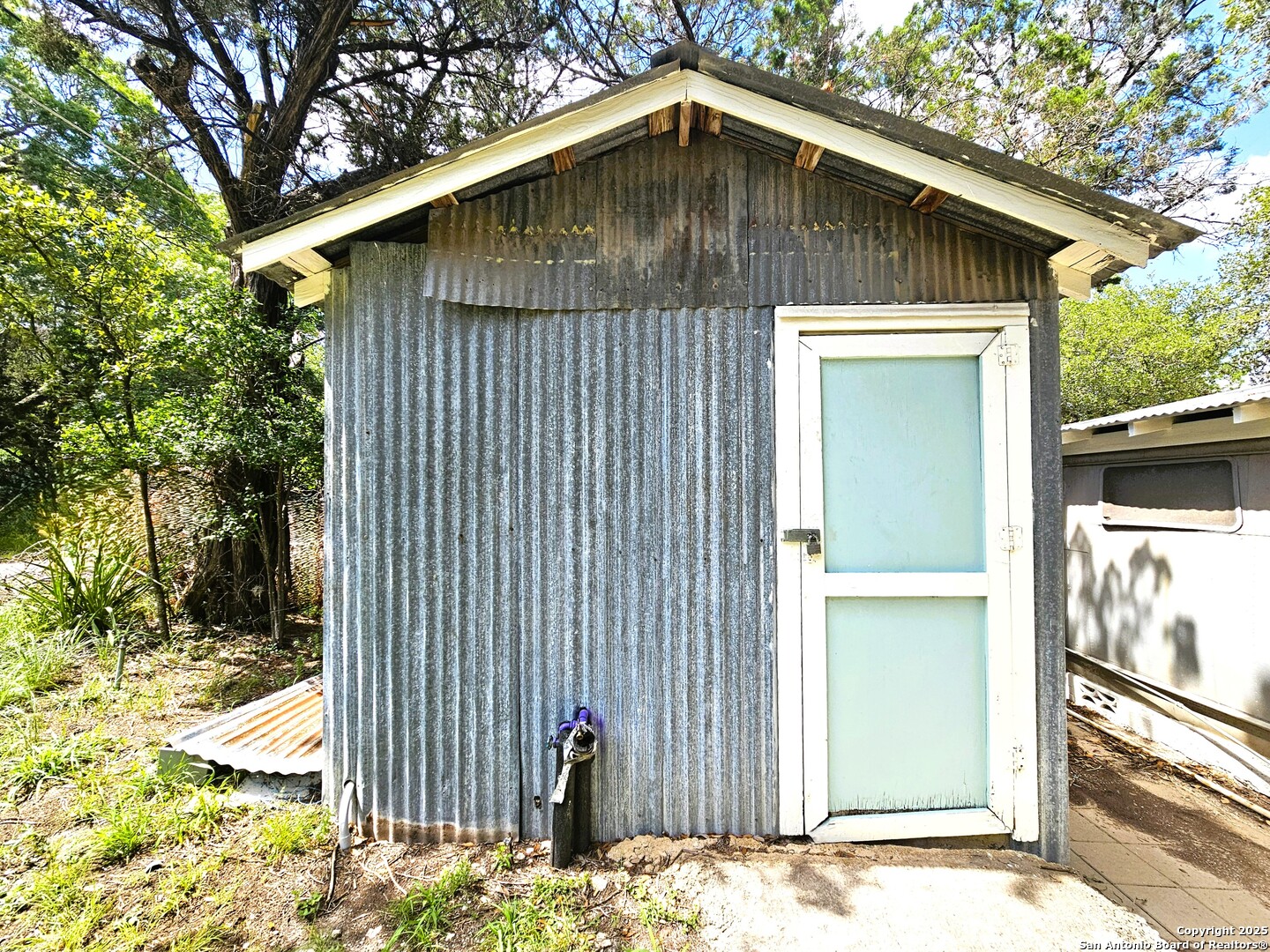 main property photo 25