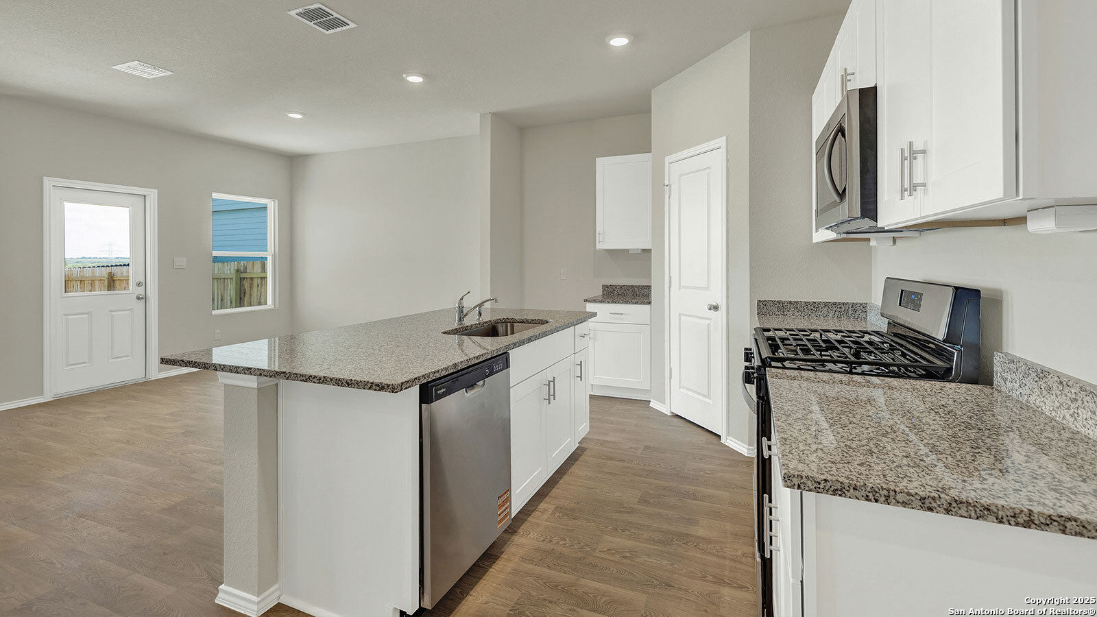 property viewer photo 10