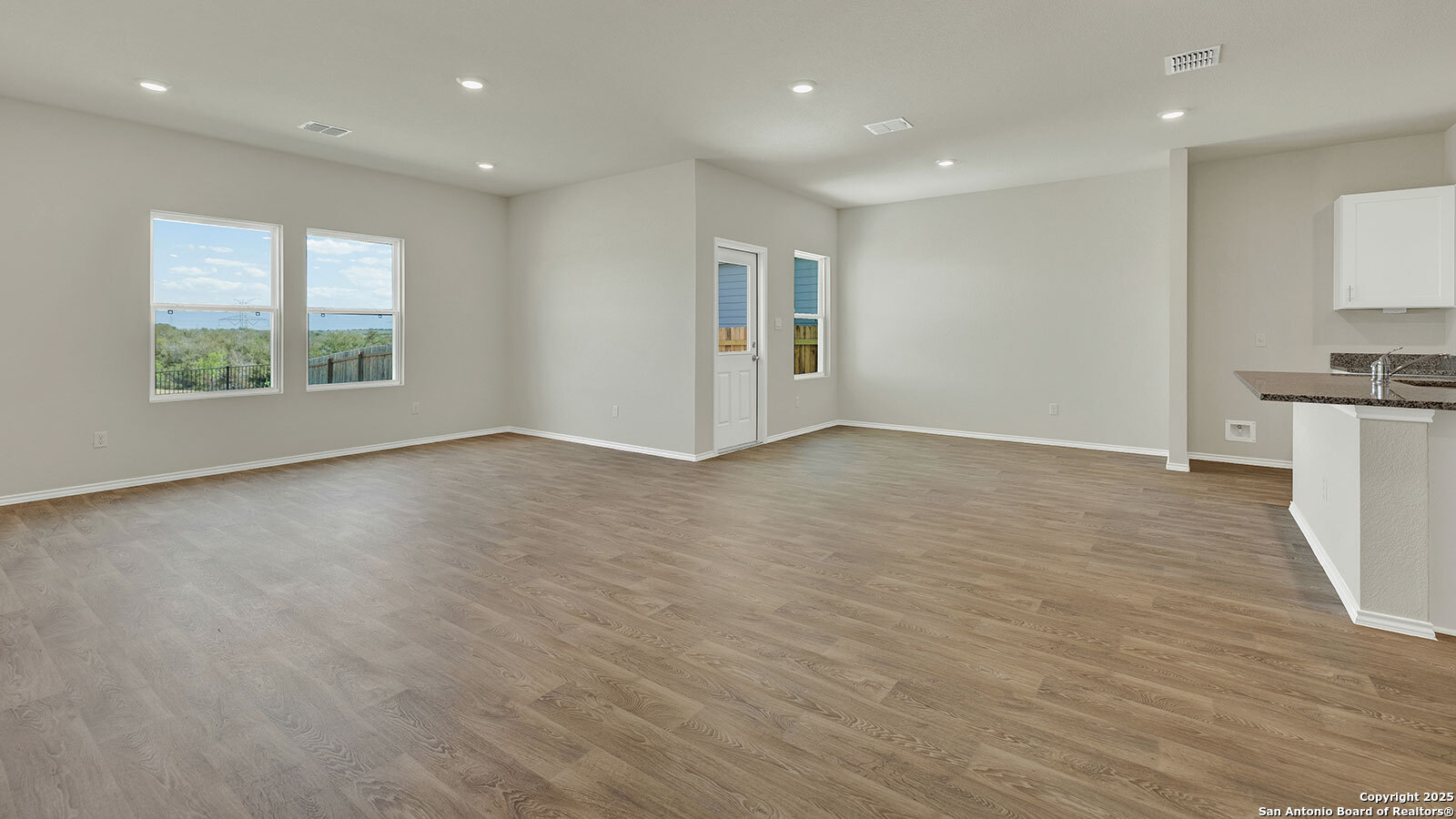 property viewer photo 13