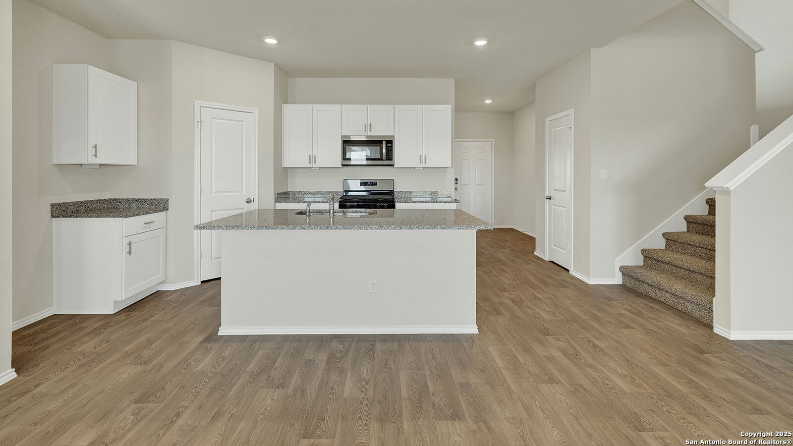 property viewer photo 15
