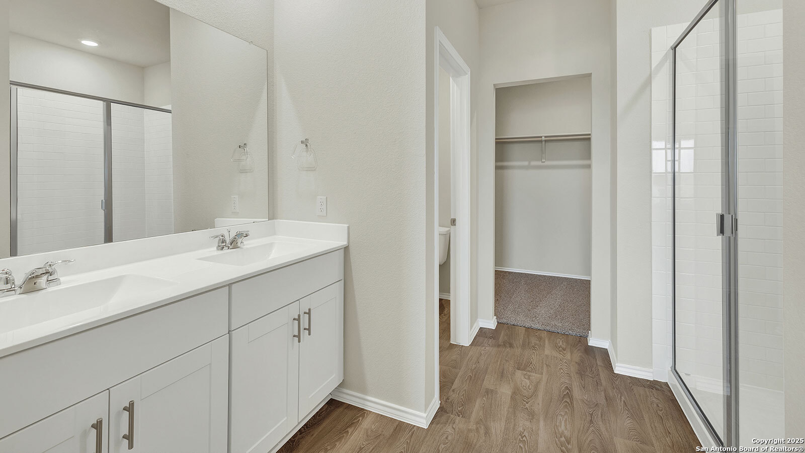 property viewer photo 20