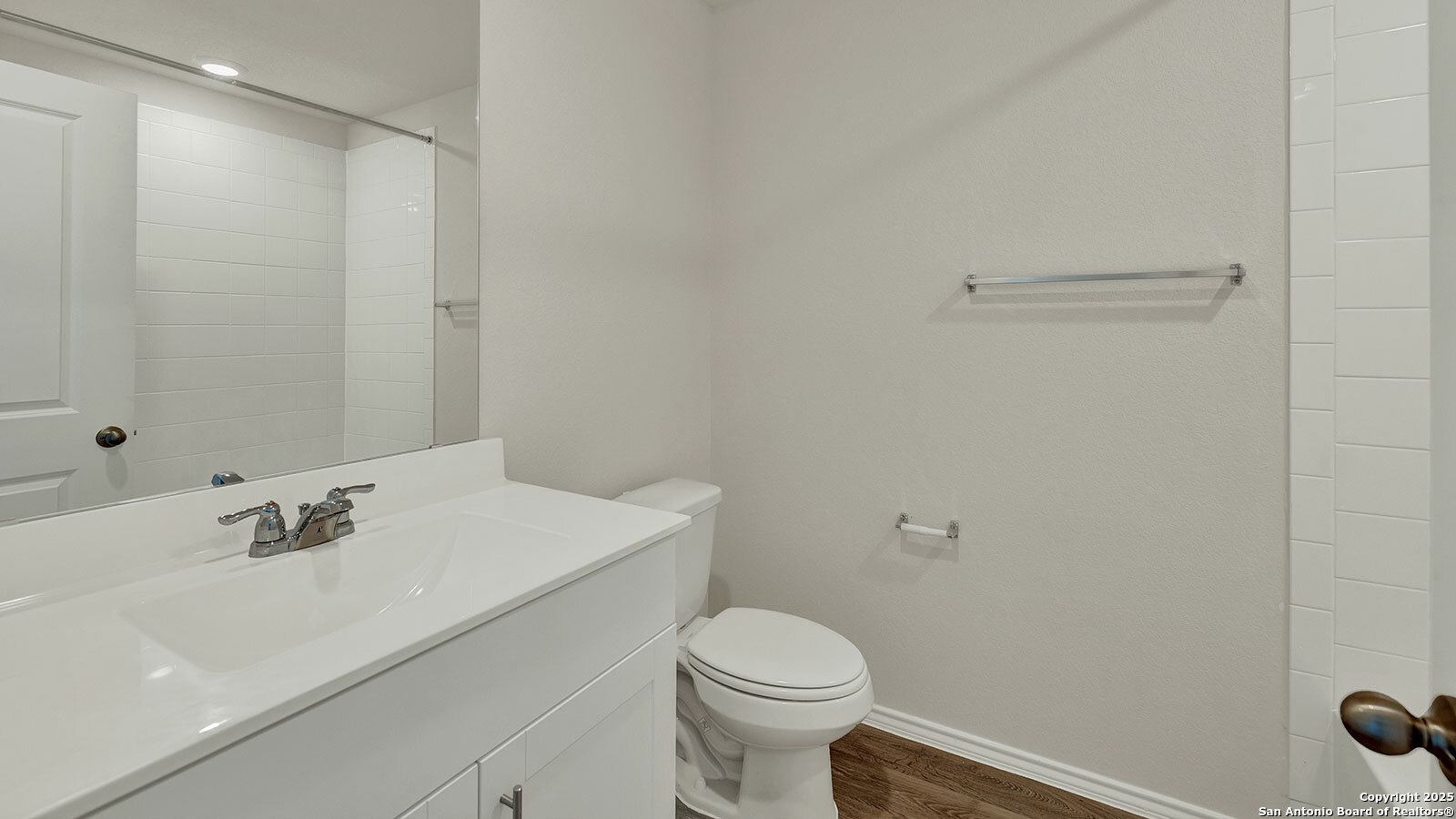 property viewer photo 31