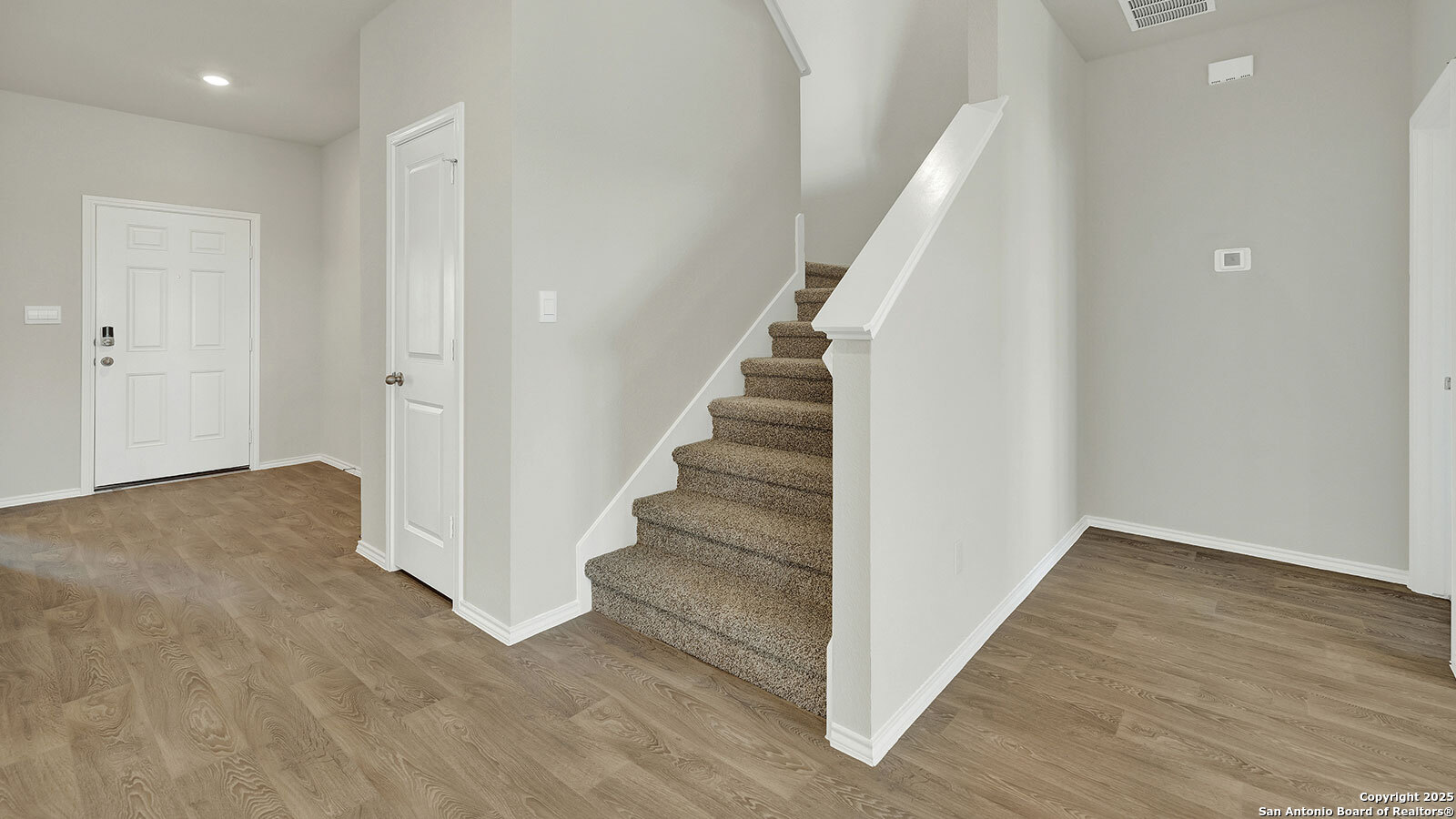 property viewer photo 4