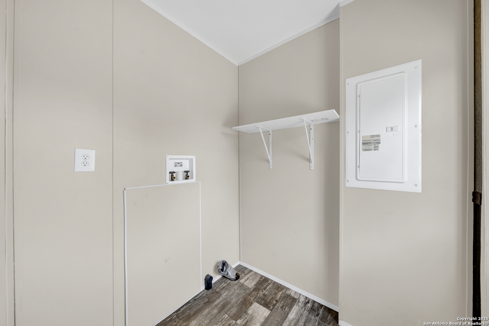 main property photo 23