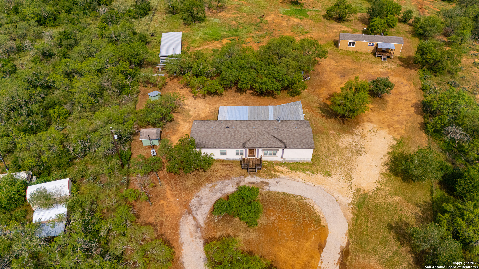 main property photo 33