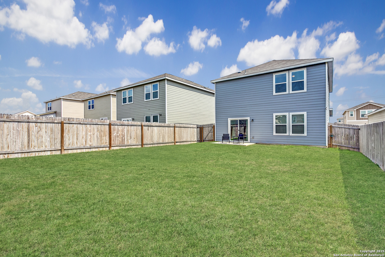 main property photo 28