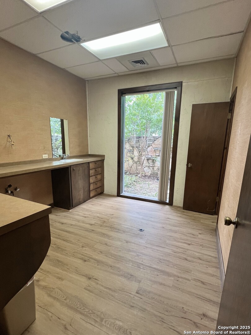 property viewer photo 16