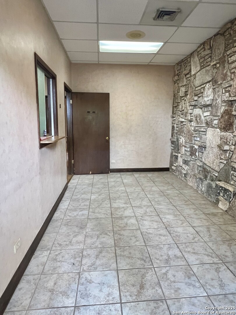 property viewer photo 9