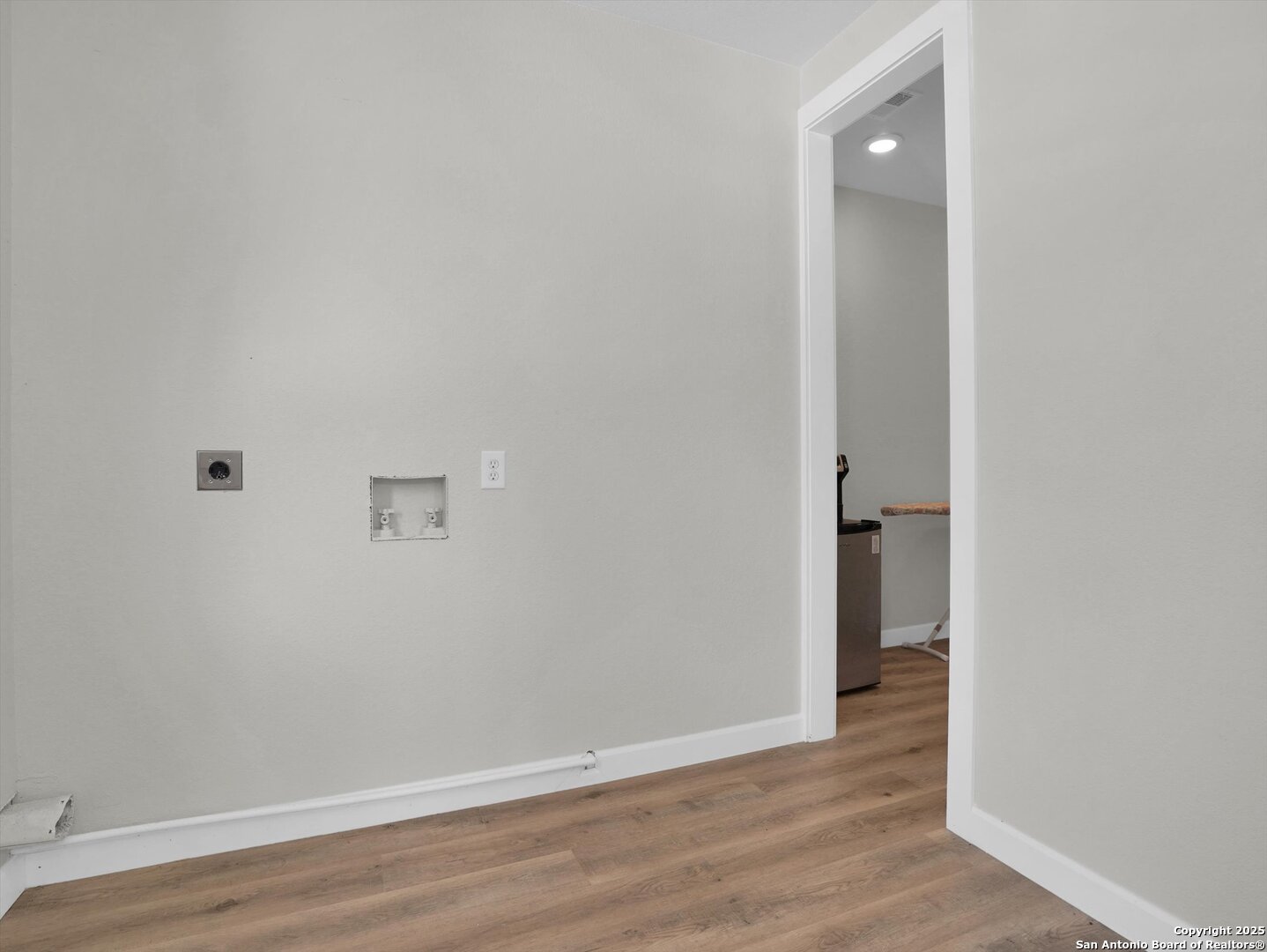 property viewer photo 19