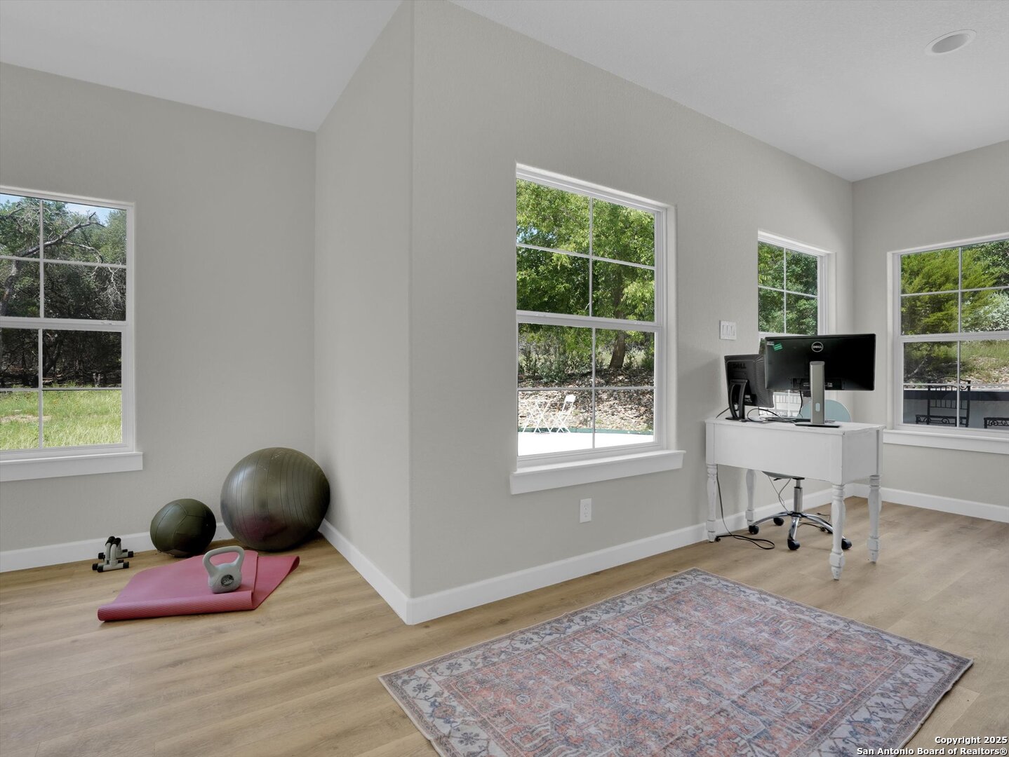 property viewer photo 24