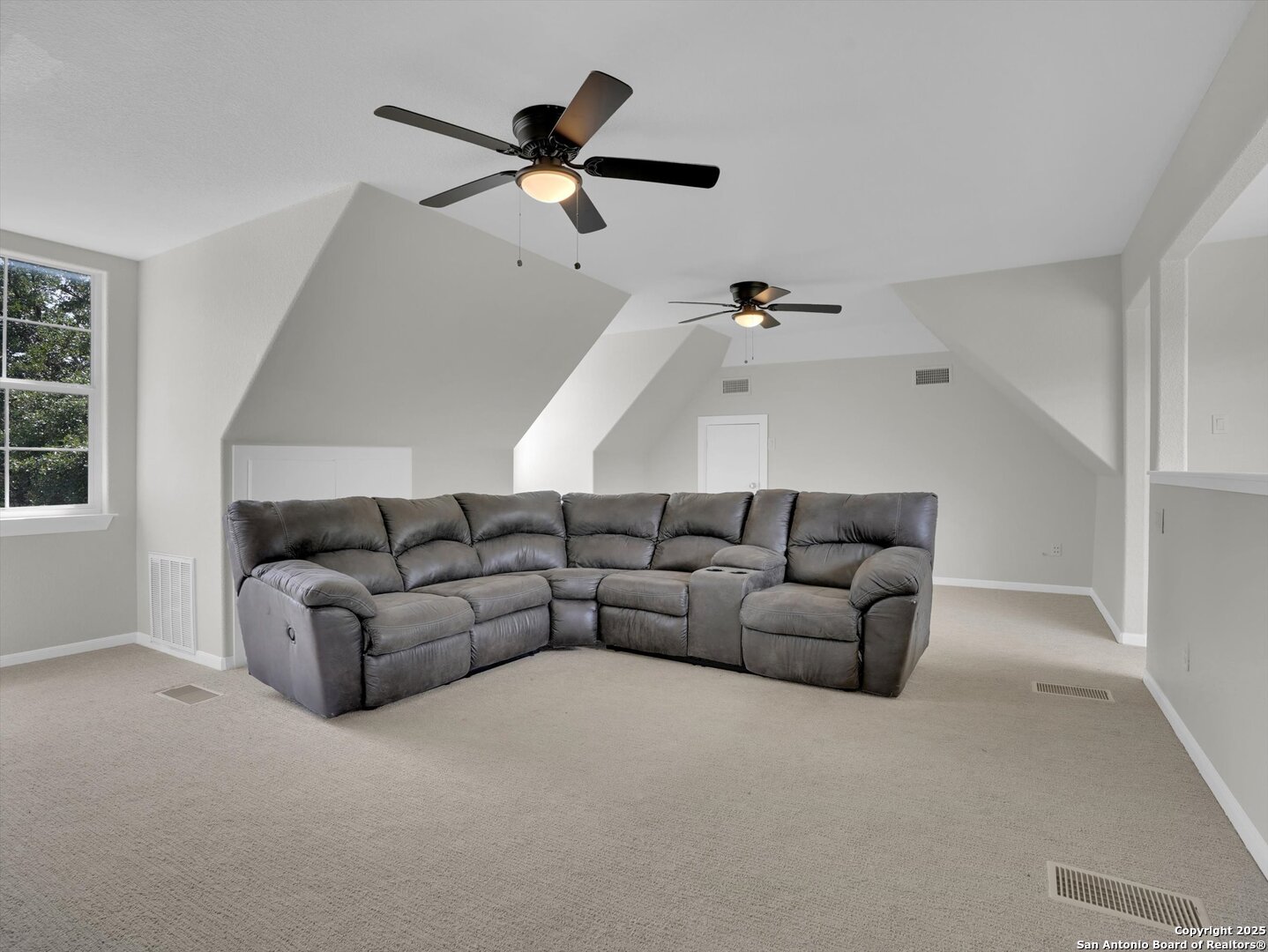 property viewer photo 26