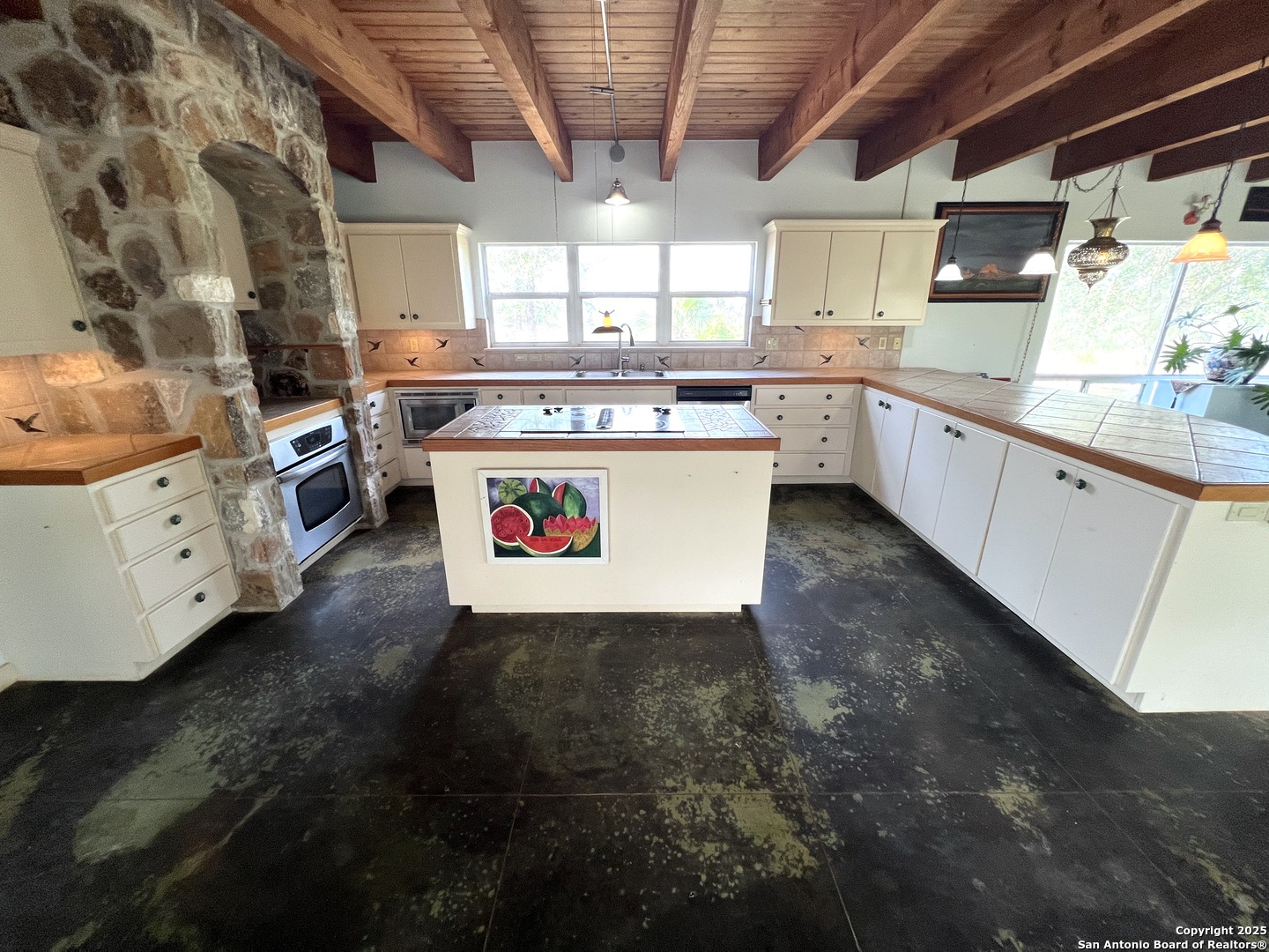 main property photo 17