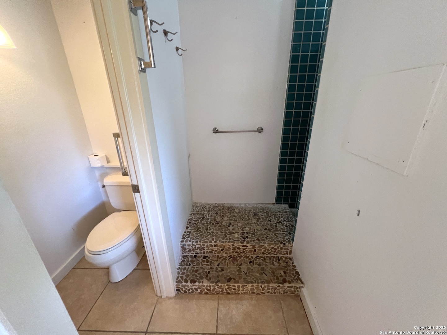 main property photo 30