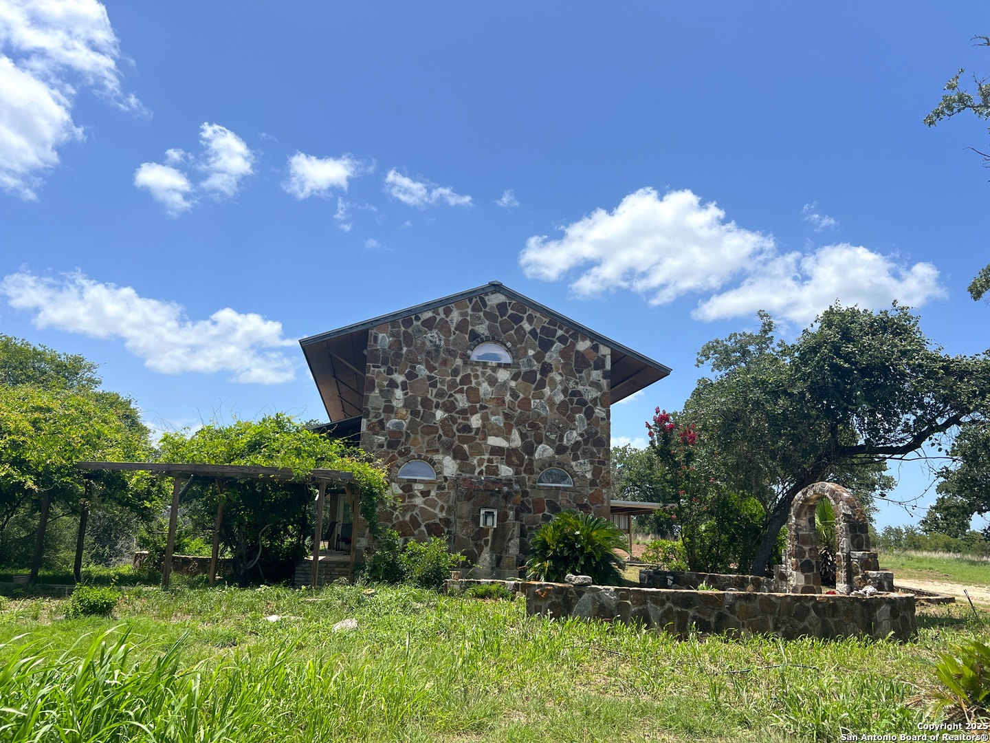 main property photo 5
