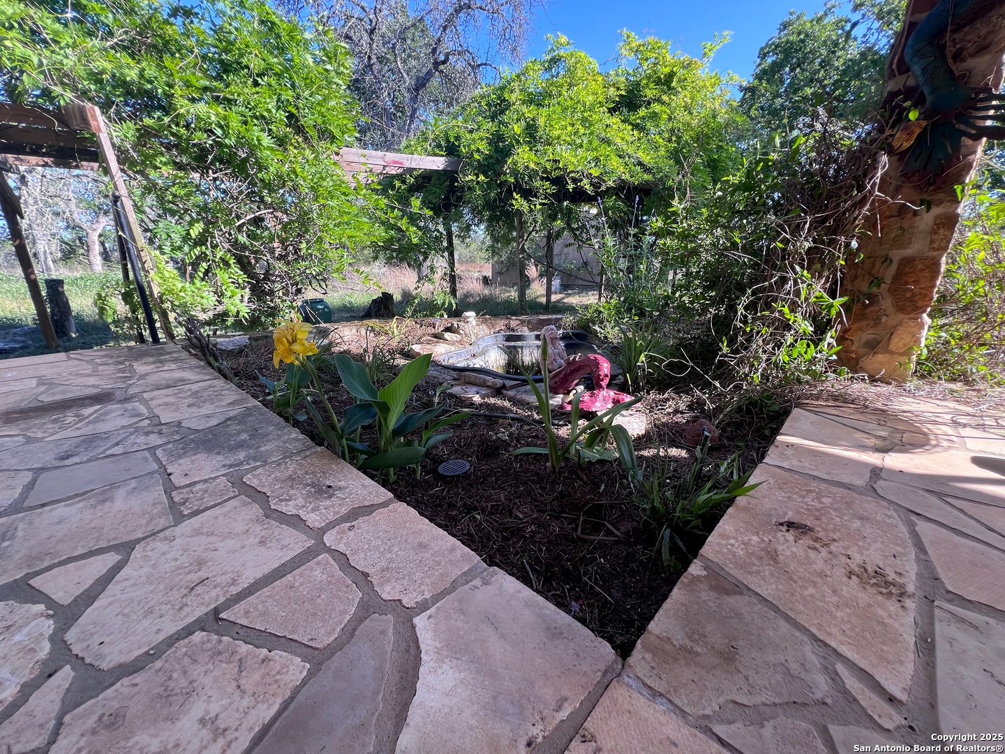 main property photo 8