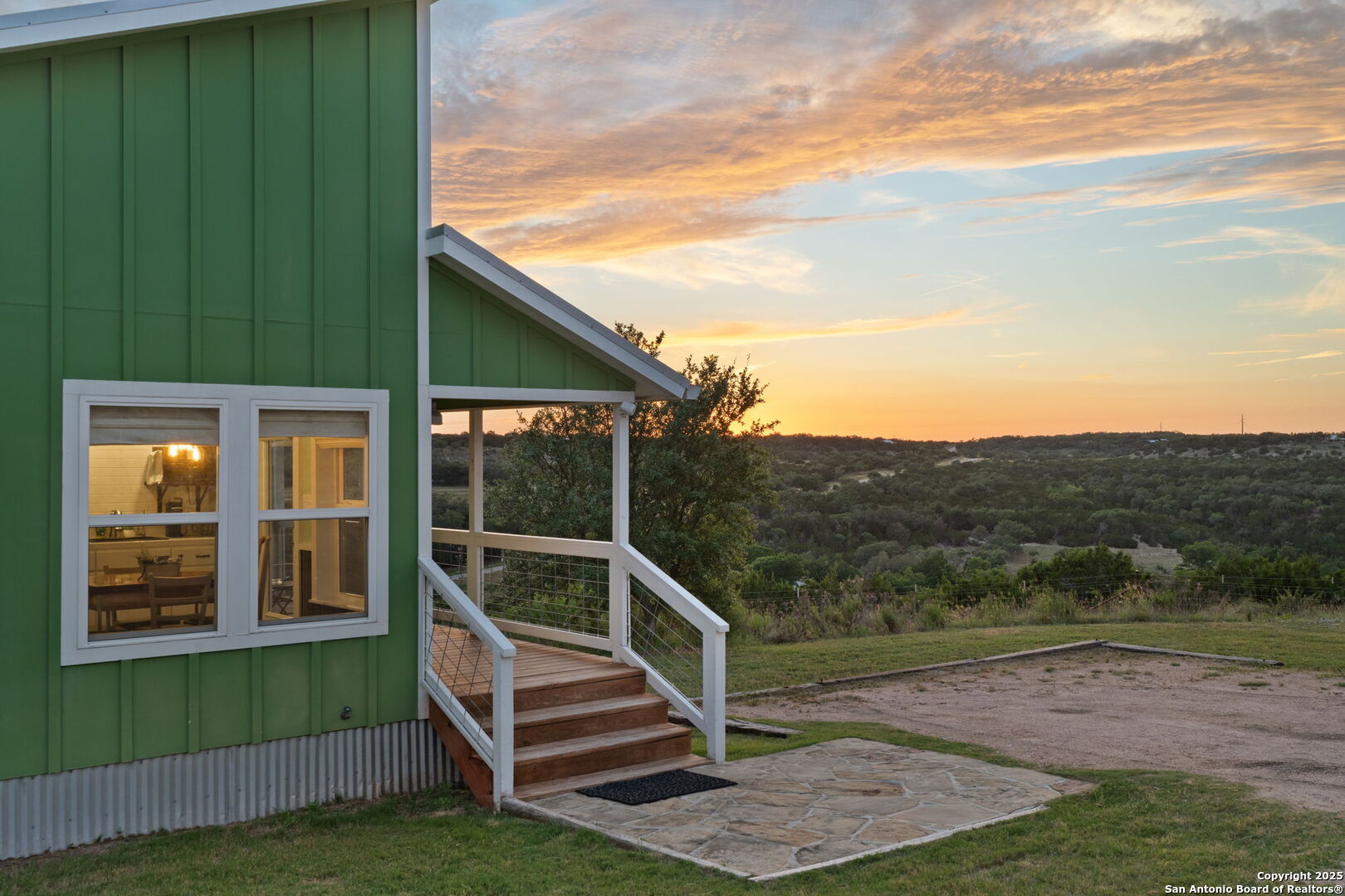 main property photo 6