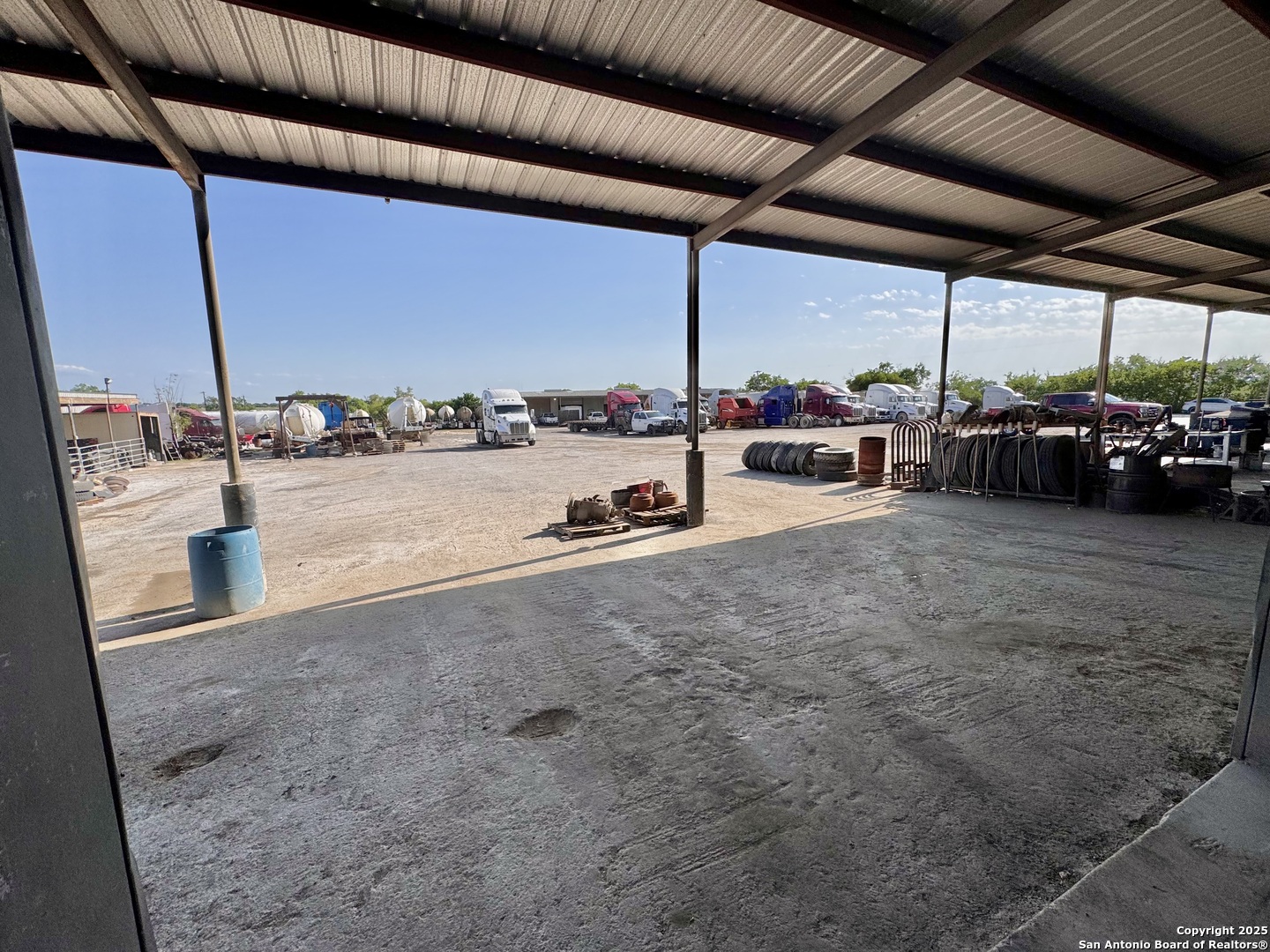 main property photo 3