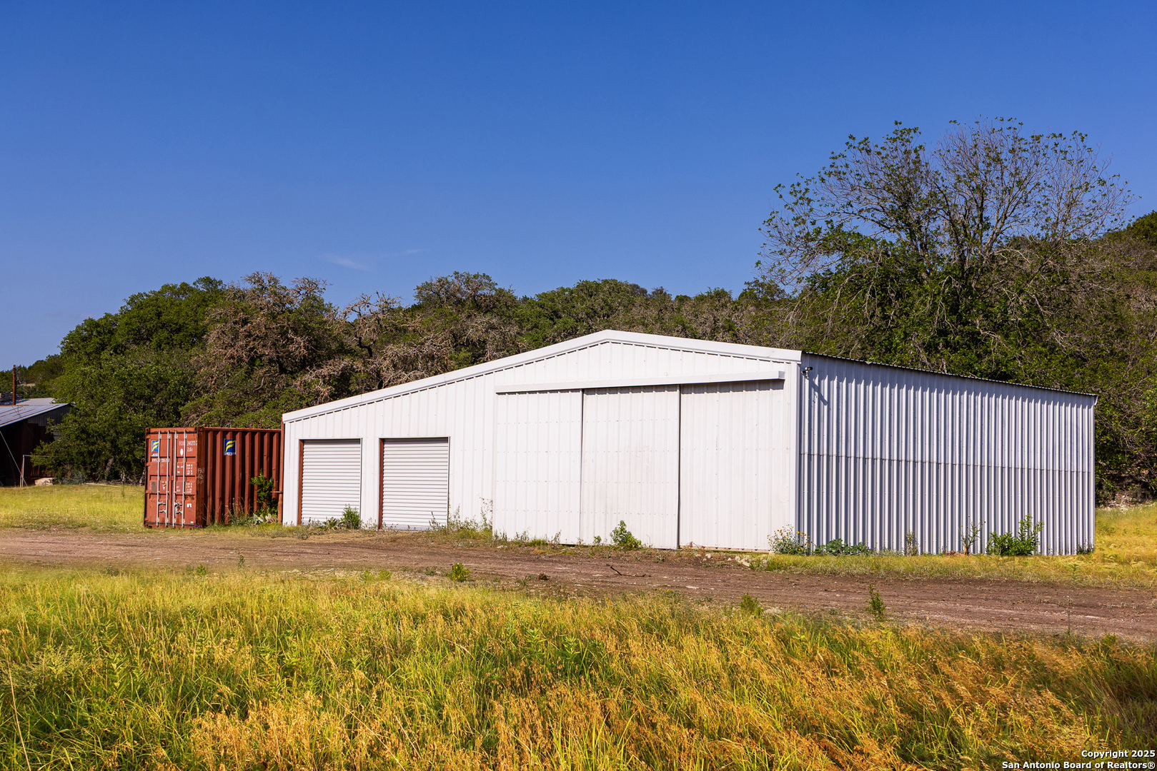 main property photo 29