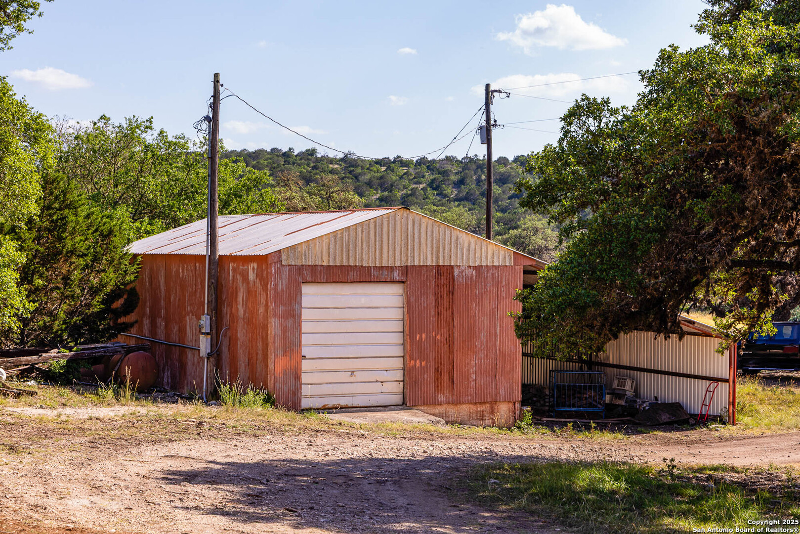 main property photo 32