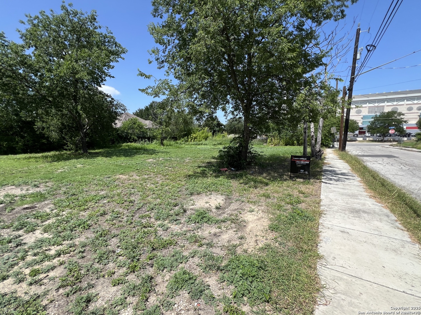 main property photo 13