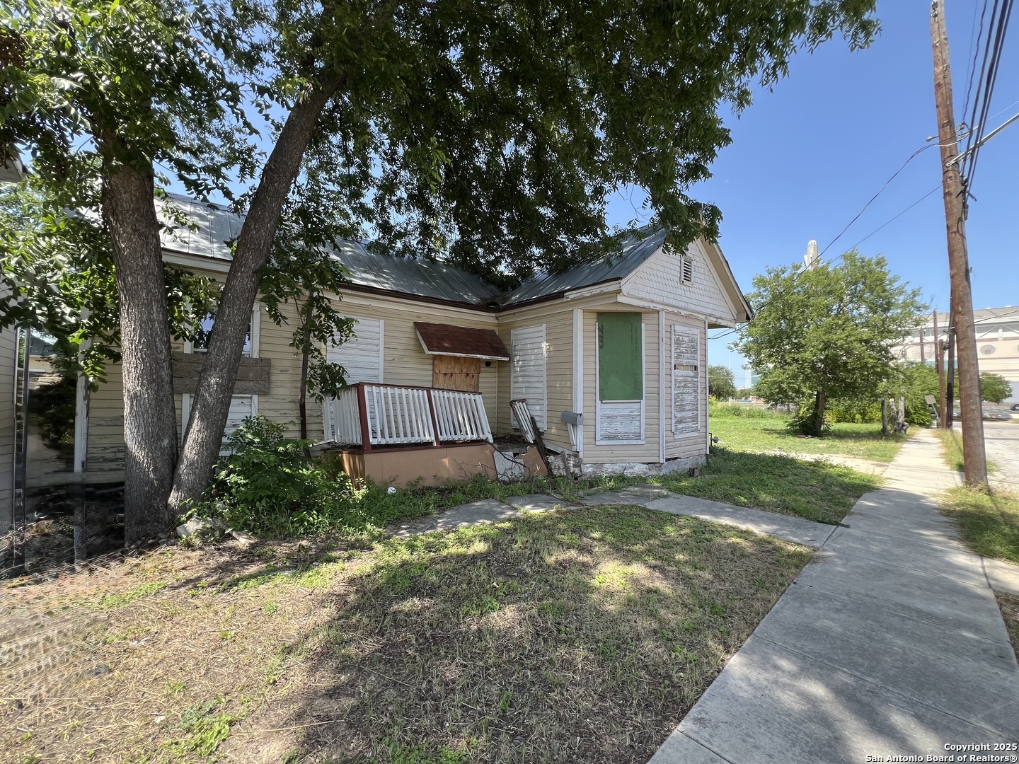 main property photo 5