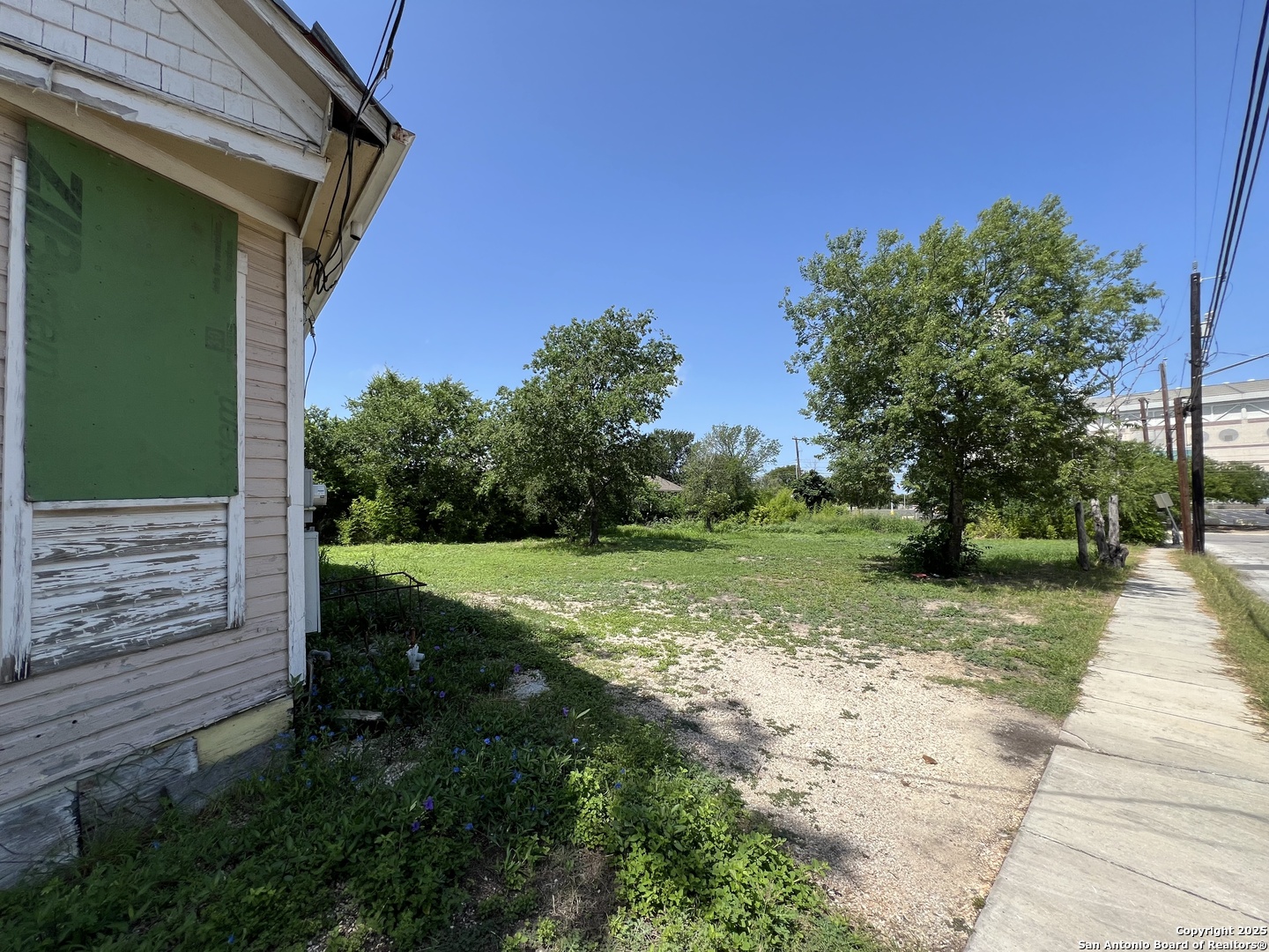 main property photo 6