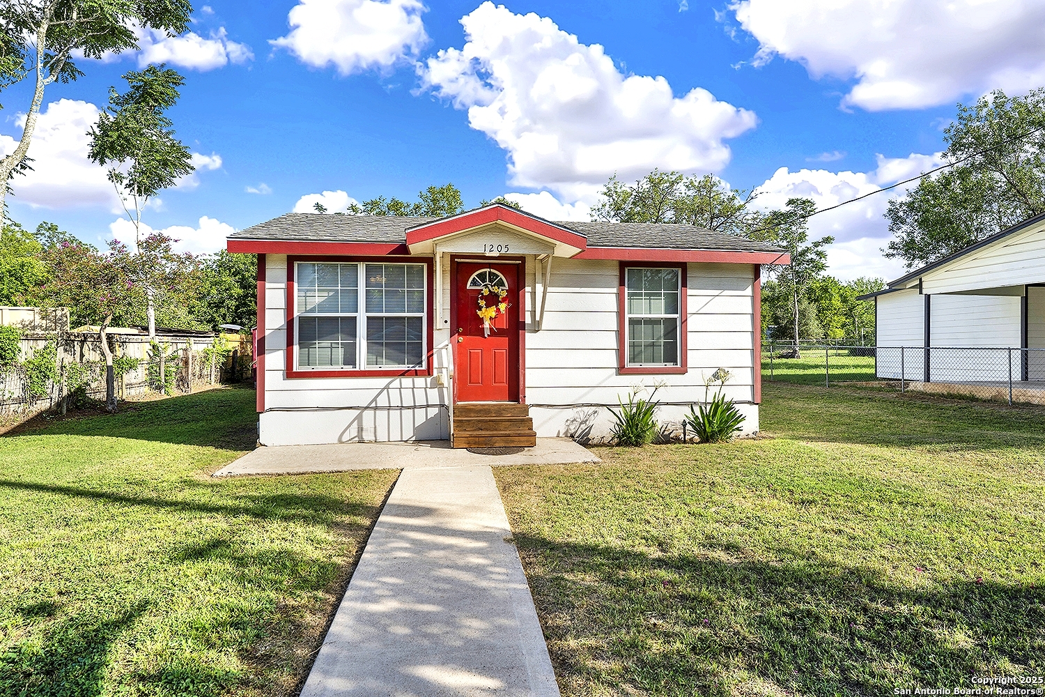 main property photo 3