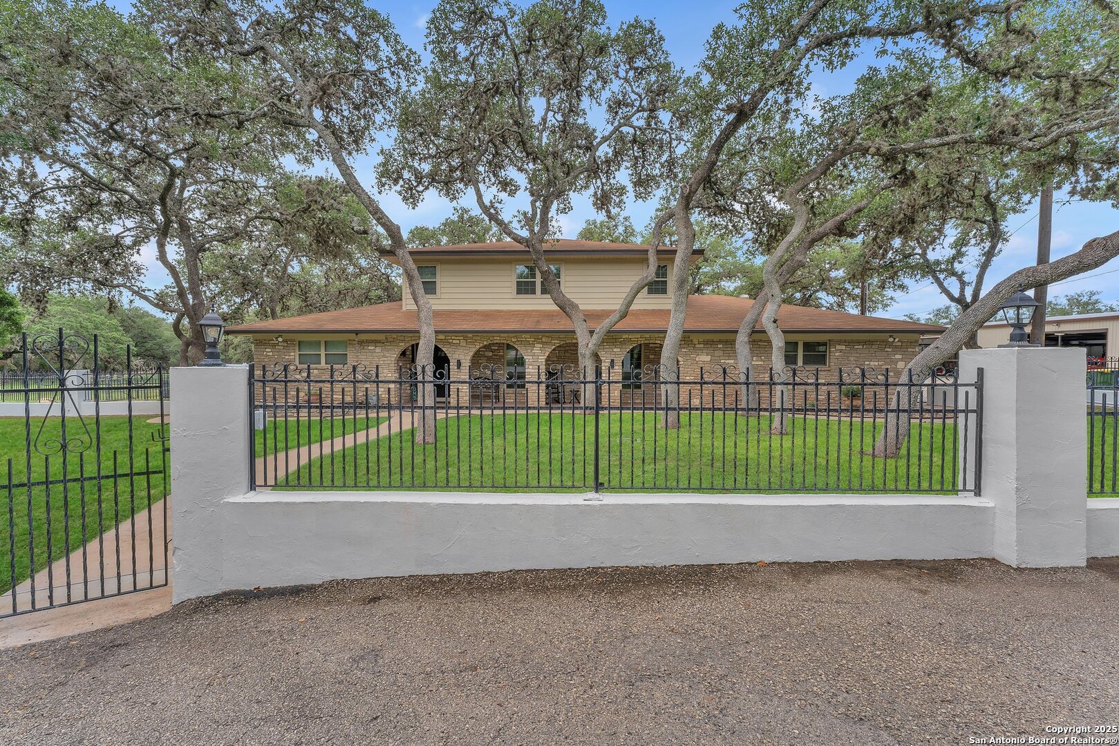 main property photo 4