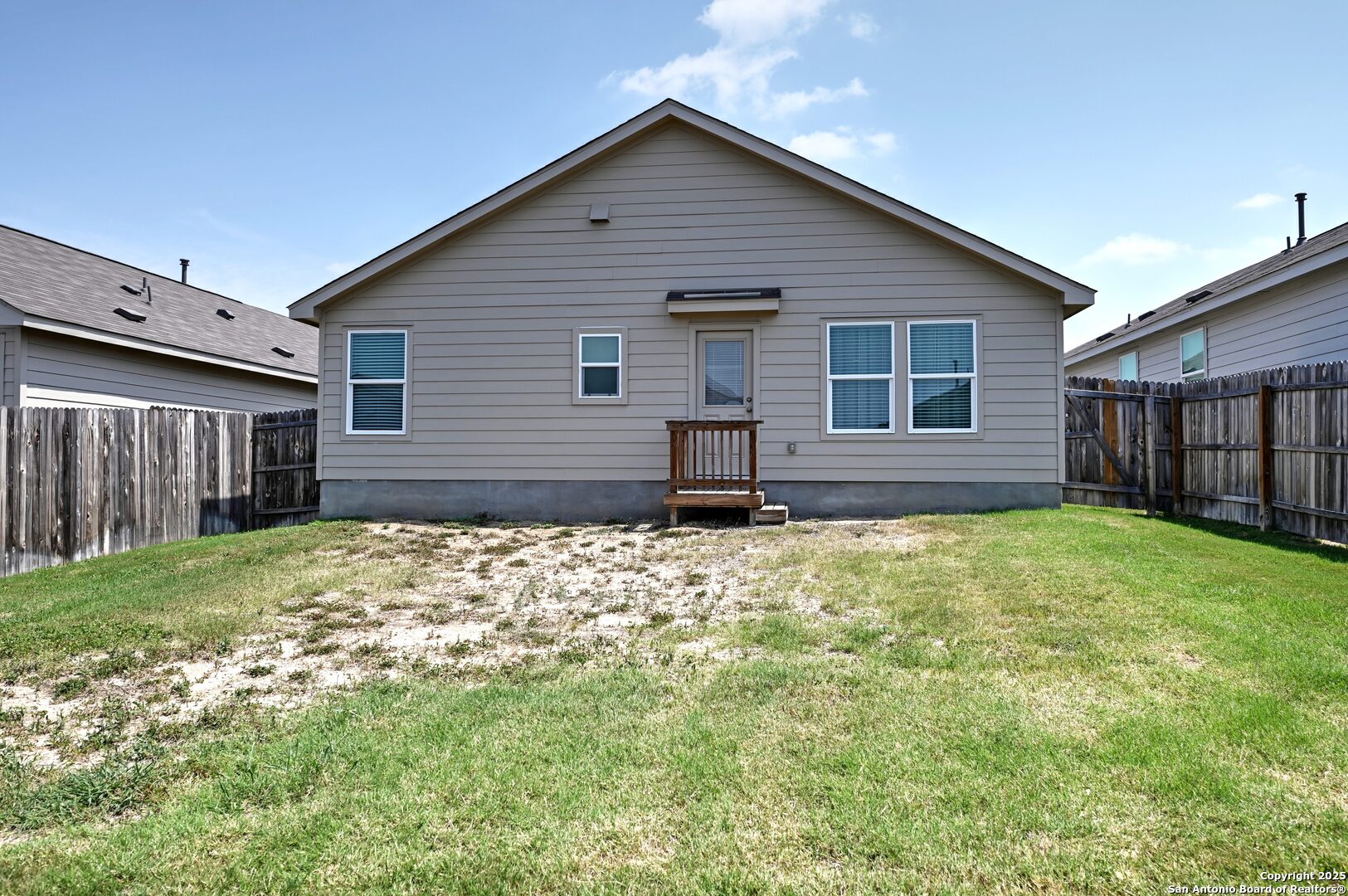 main property photo 33