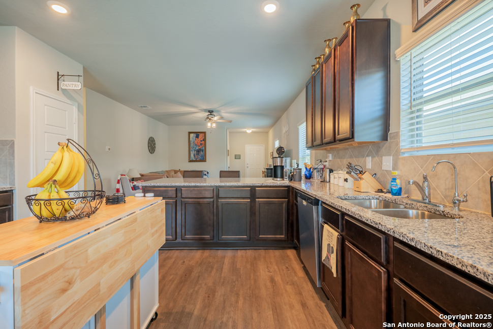 property viewer photo 10