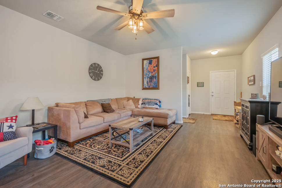 property viewer photo 2