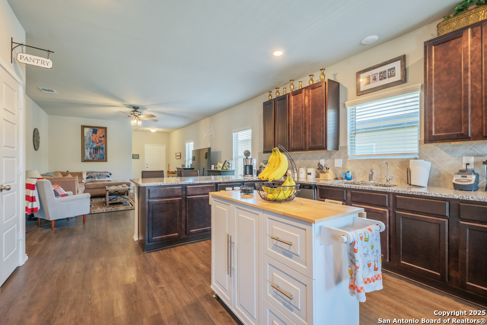 property viewer photo 5