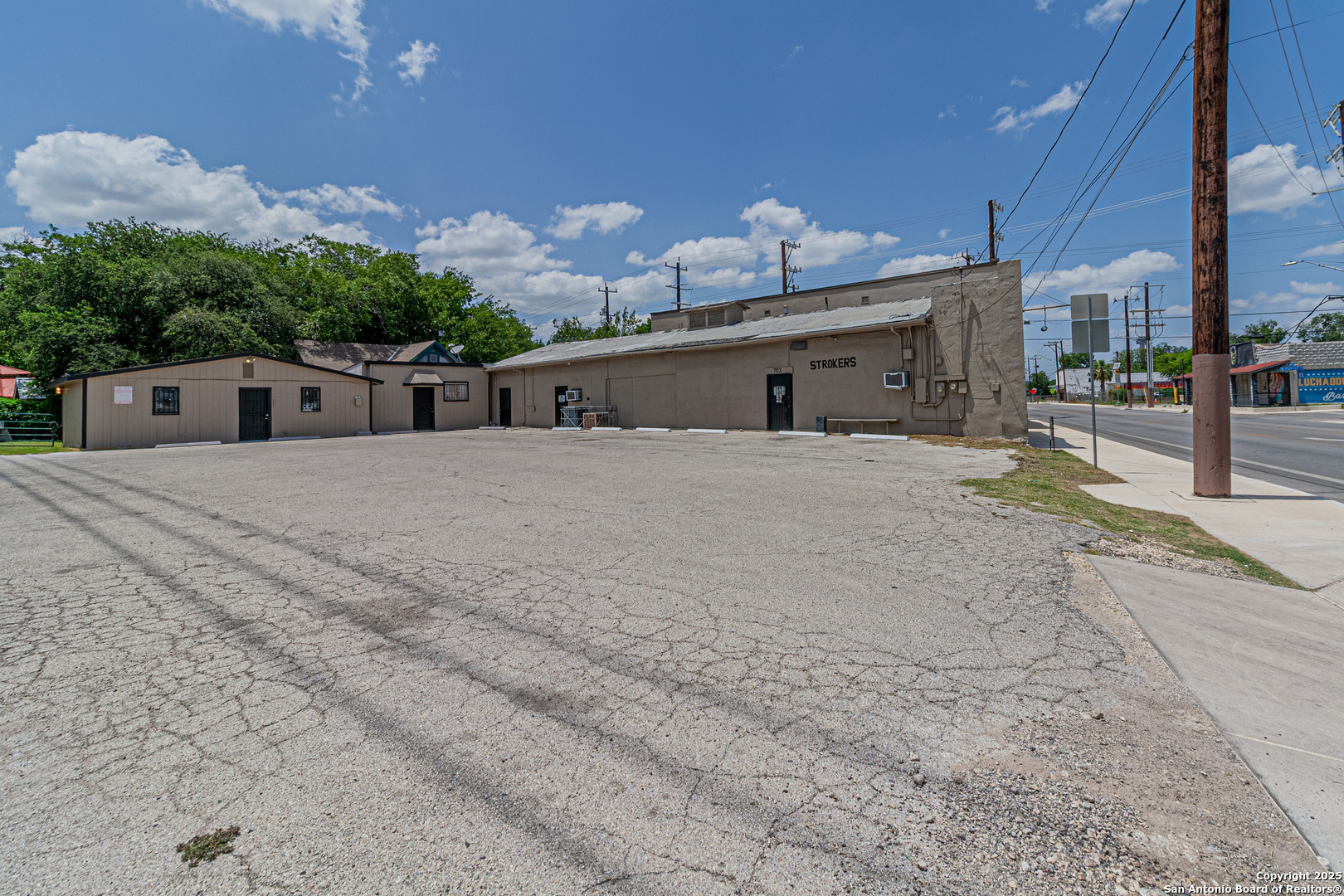 main property photo 16