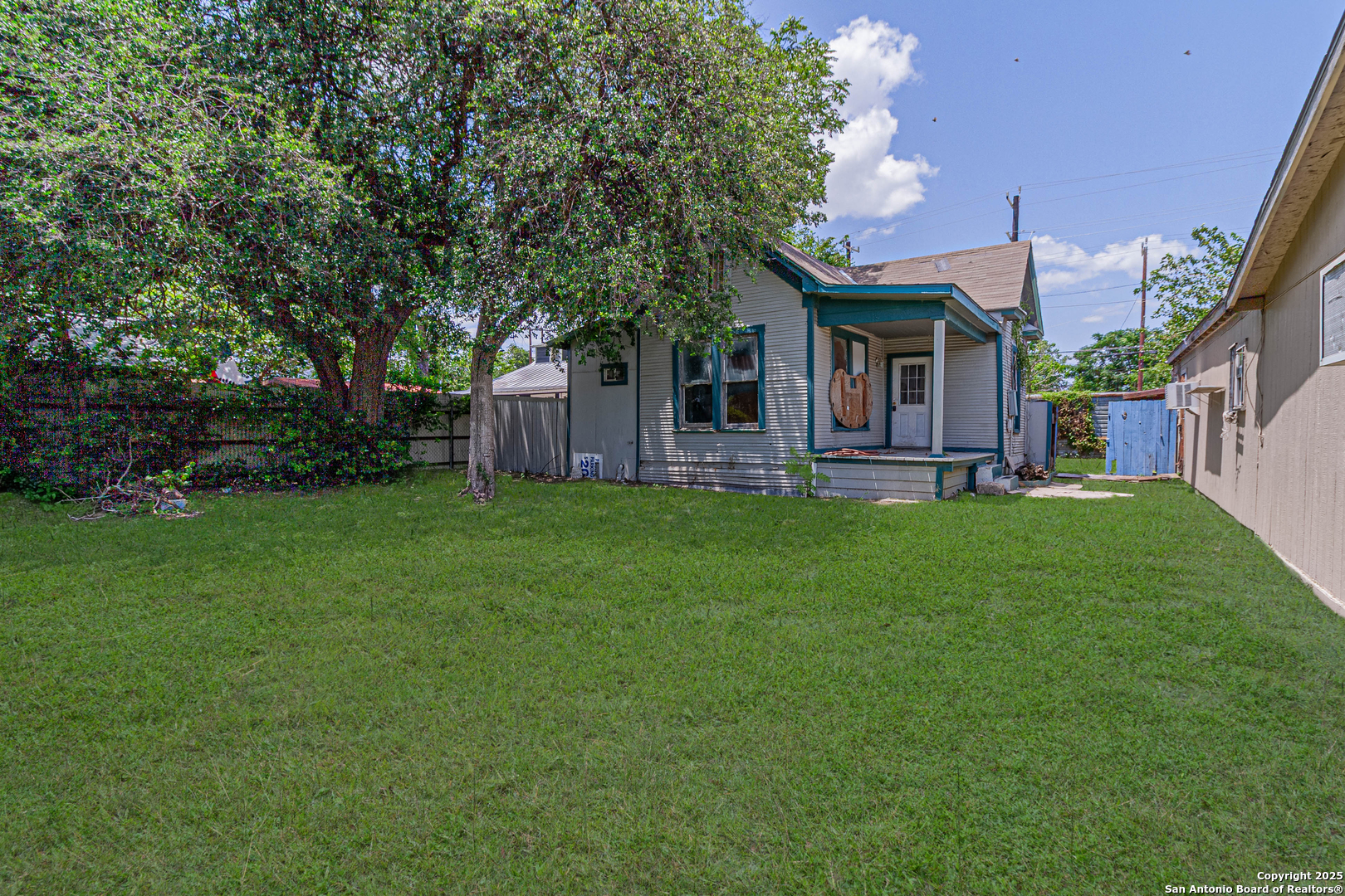 main property photo 28