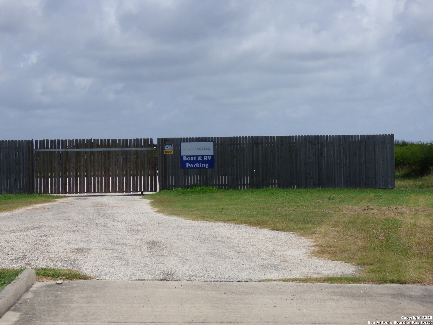 main property photo 13