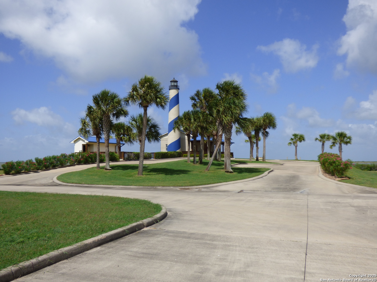 main property photo 16