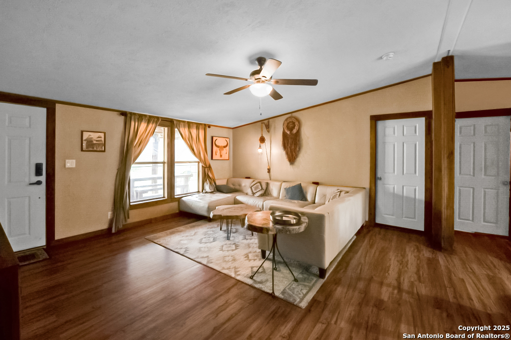property viewer photo 12