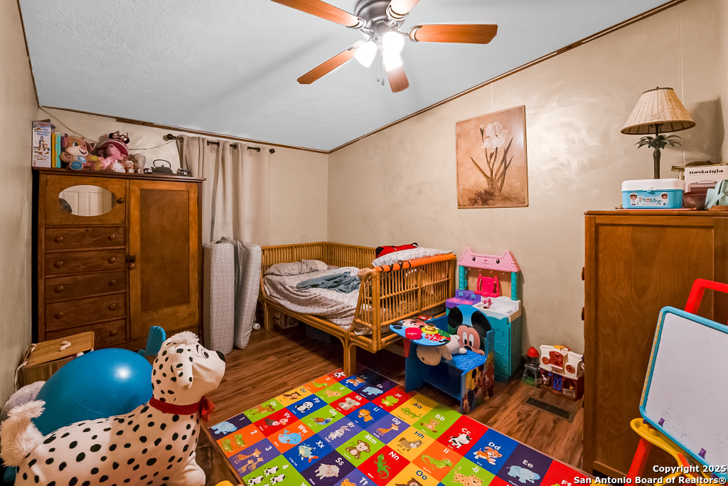 property viewer photo 26