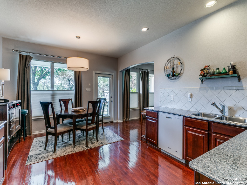 property viewer photo 10