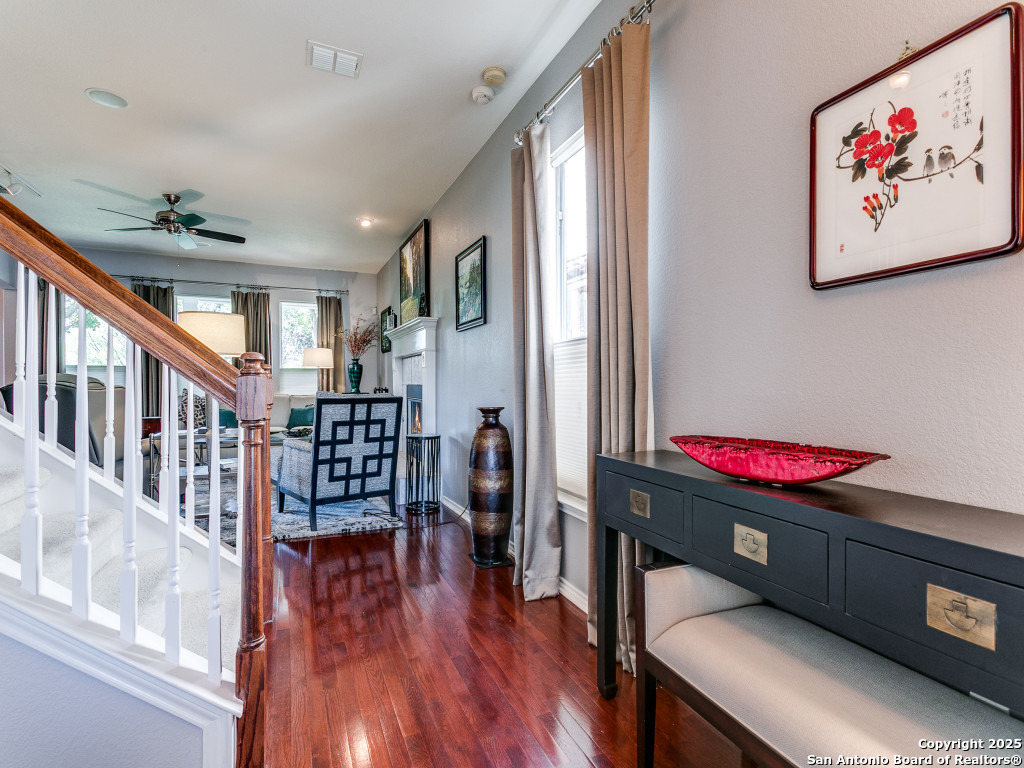property viewer photo 3