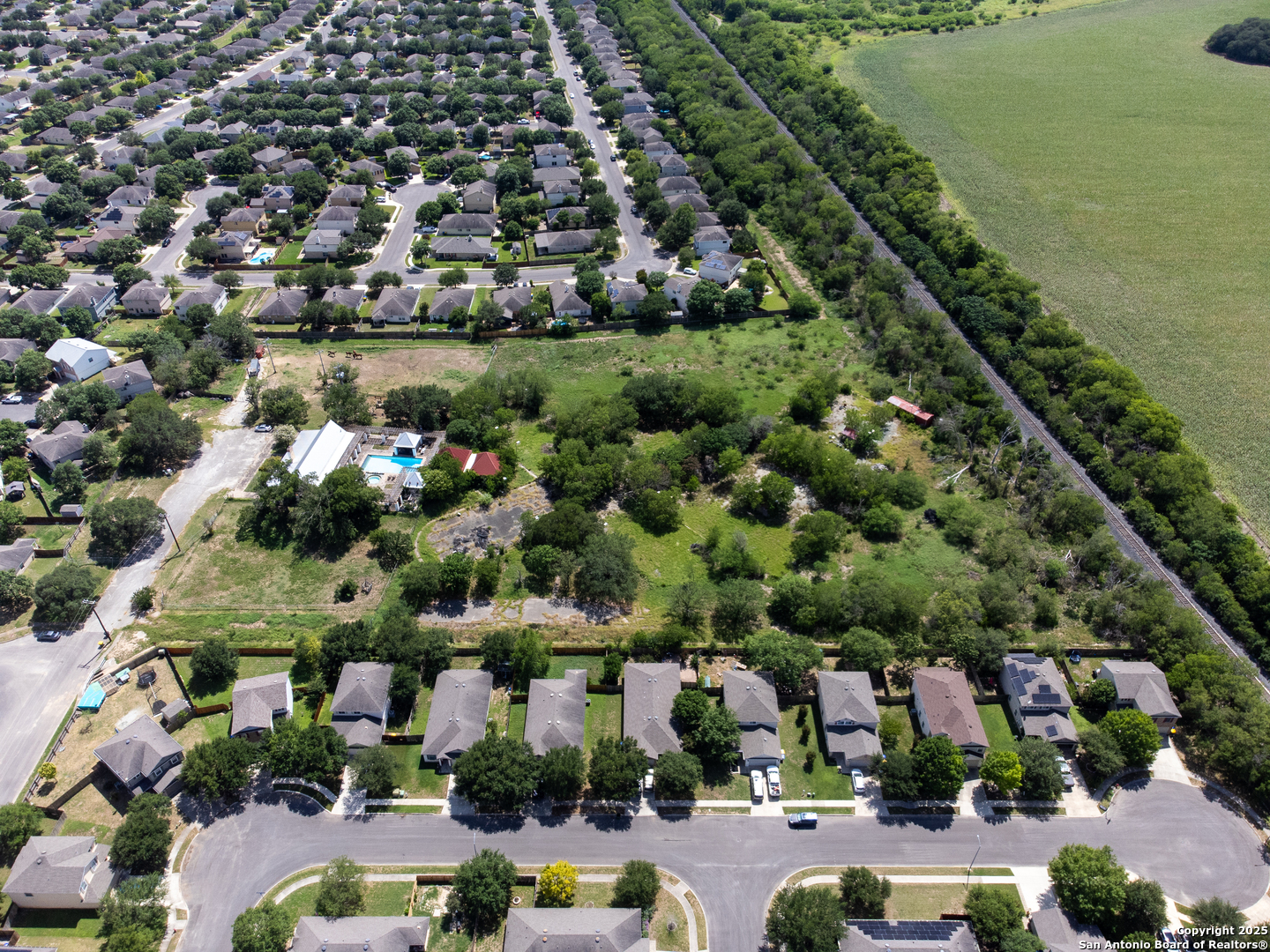 main property photo 13