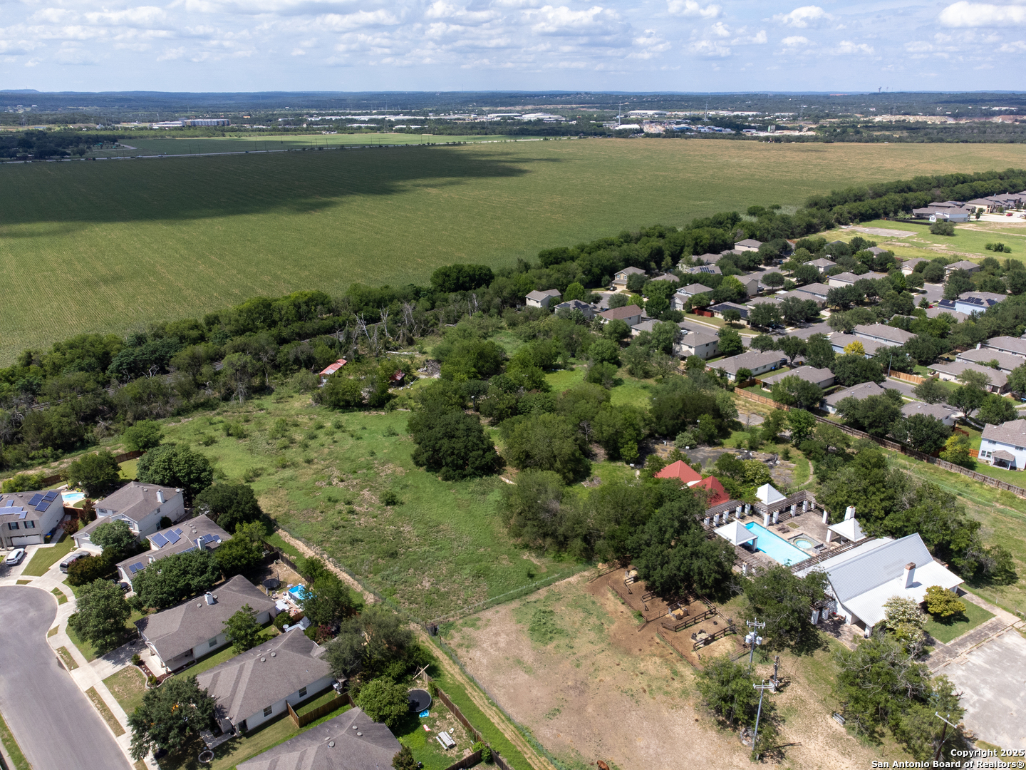 main property photo 4