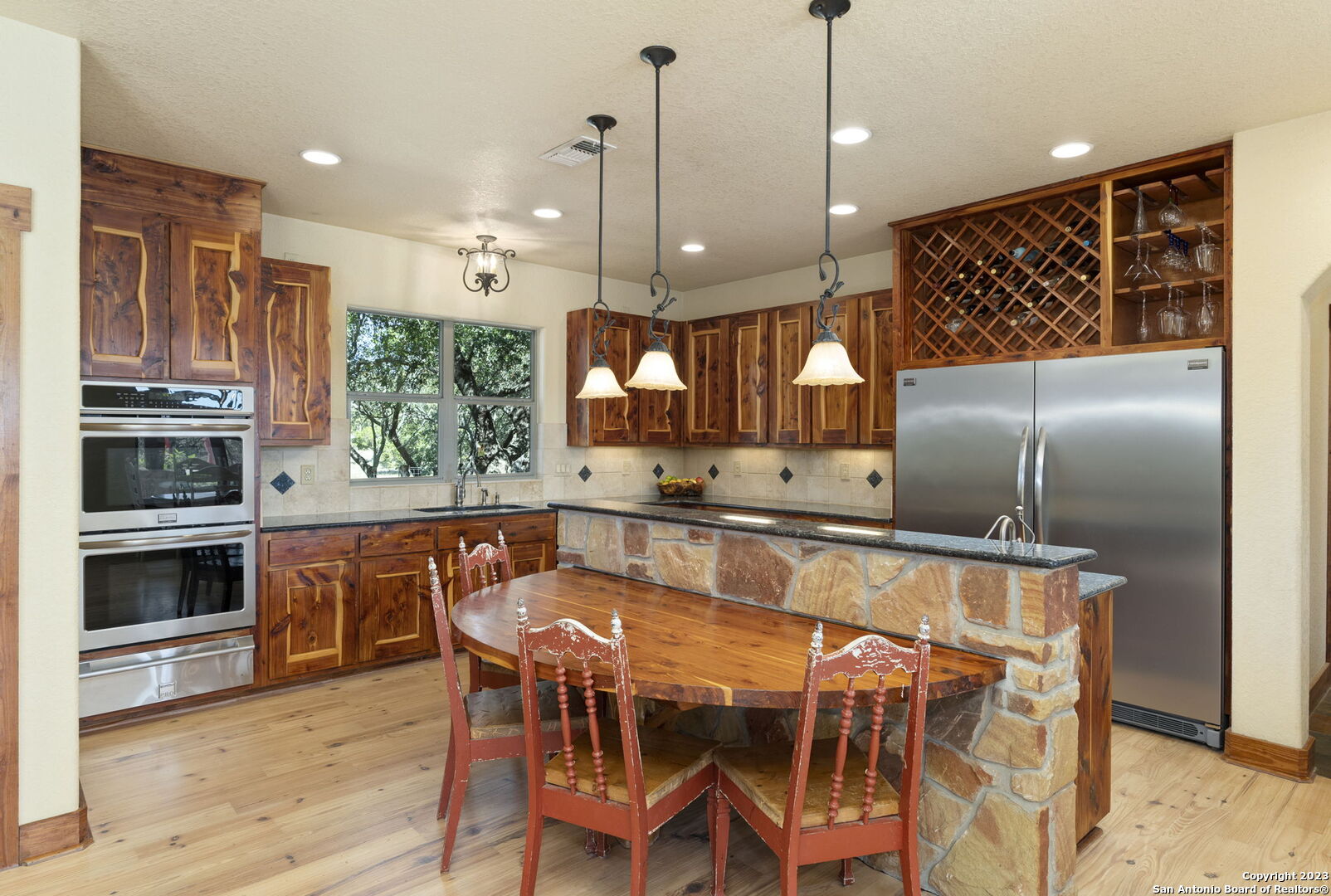 main property photo 4
