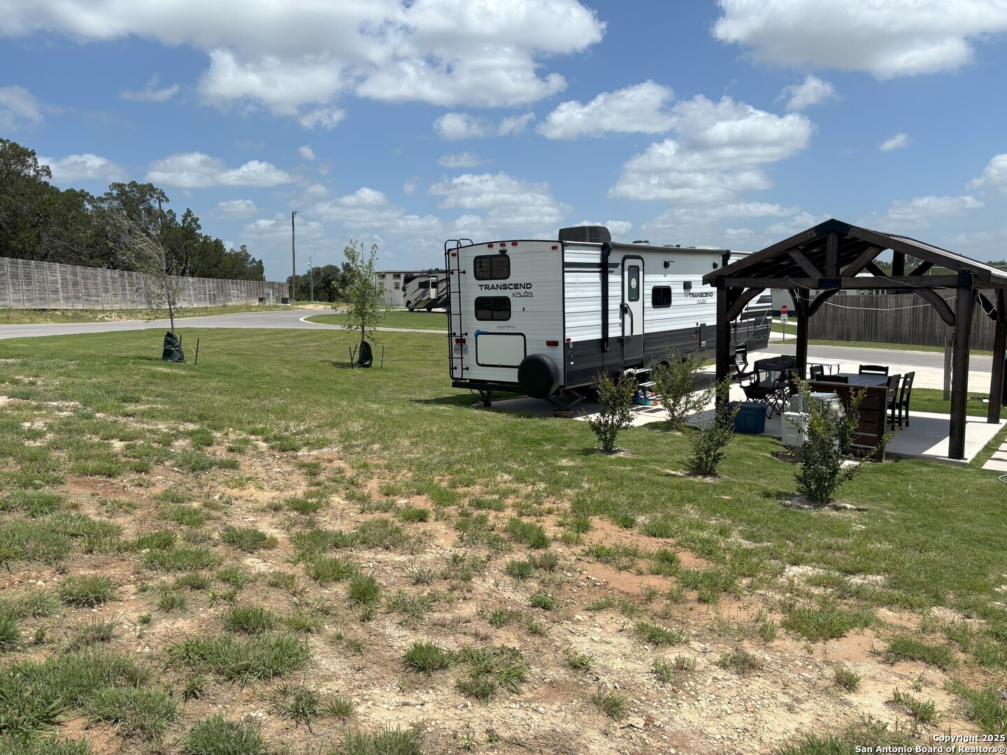 main property photo 8